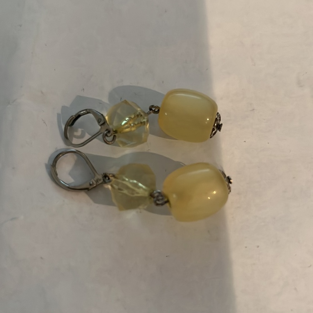 Earrings - Picture 4 of 4